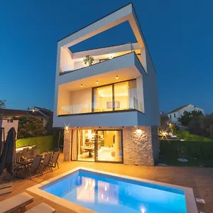  Villa Luxury Favela With Heated Pool Croatia