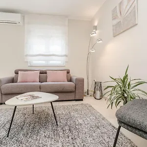 Karla Apartman Zadar